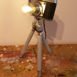 Kamera Spiegelreflex SLR camera Lampe Unikat unique light lighting Beleuchtung Nachhaltigkeit,